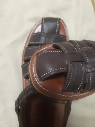 Sandalias de piel marrones