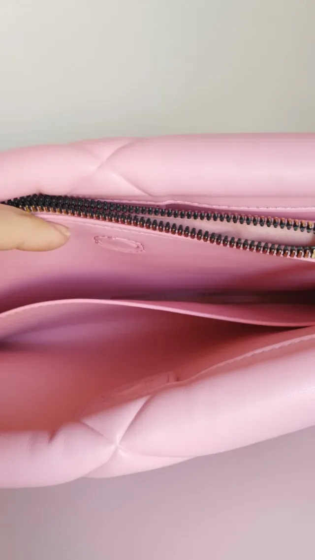 Bolso Lola Casademunt rosa acolchado