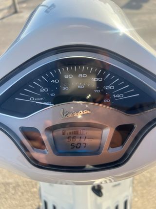 Vespa Primavera Blanca