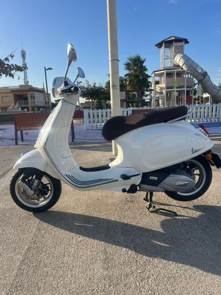 Vespa Primavera Blanca