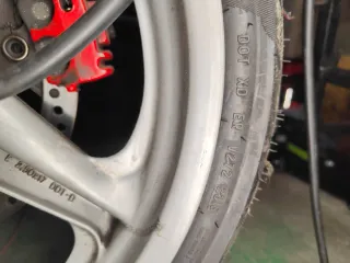 Neumáticos Nuevos + Llantas Rieju rs2 60€ las 2