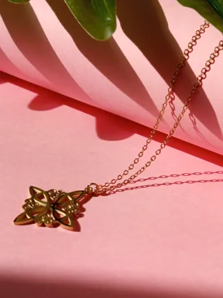 Collar Nudo de Bruja DORADO - ACERO INOX. Reg.