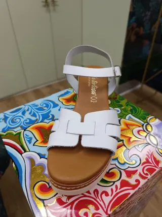 Sandalias Tortosa blancas