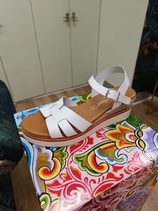 Sandalias Tortosa blancas