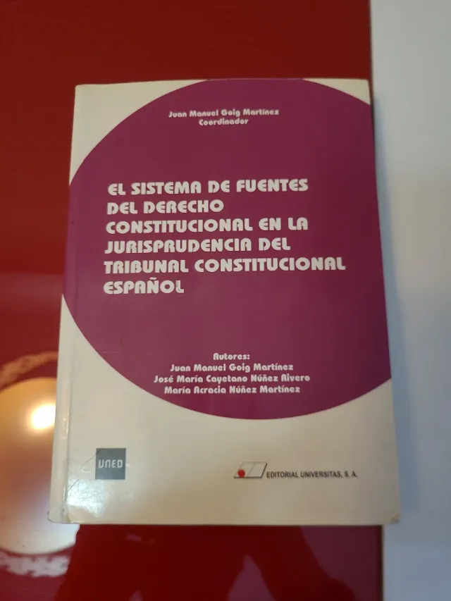 El Sistema de Fuentes del Derecho Constituciona...