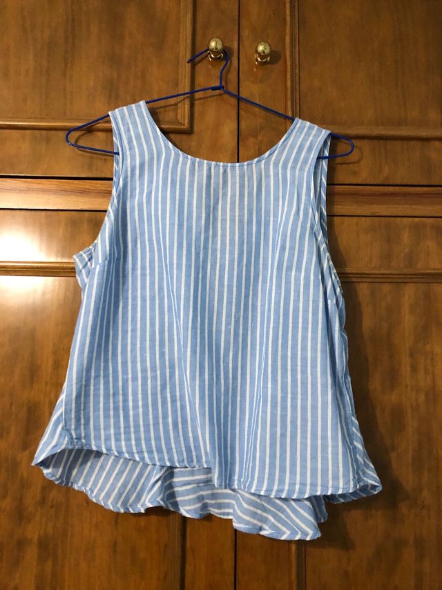 Top de rayas azul y blanco