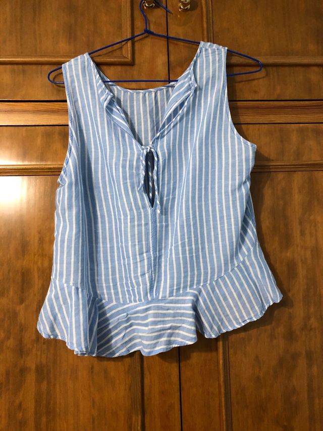 Top de rayas azul y blanco