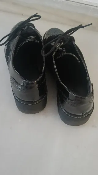 Zapatos negros charol y ante