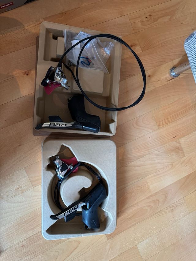 Levette e pinze SRAM RED eTap