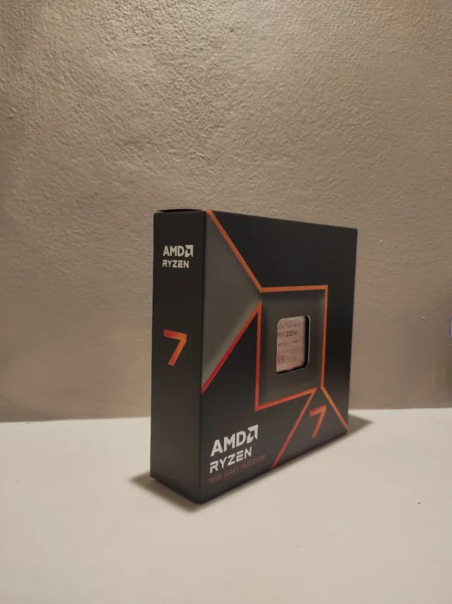 AMD Ryzen 7 9700X Processore