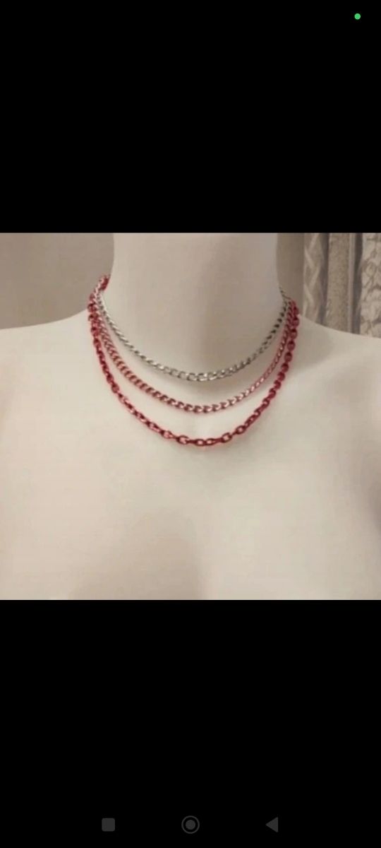 Collar de cadena triple plateado,rosa y fucsia