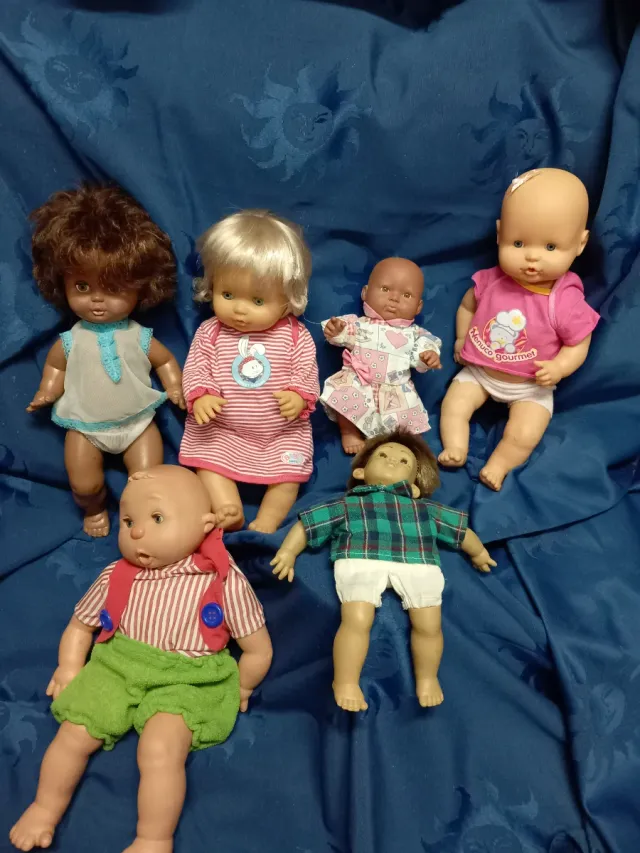 Lote 6 muñecas variadas