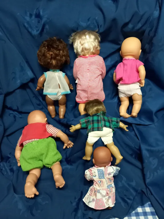 Lote 6 muñecas variadas