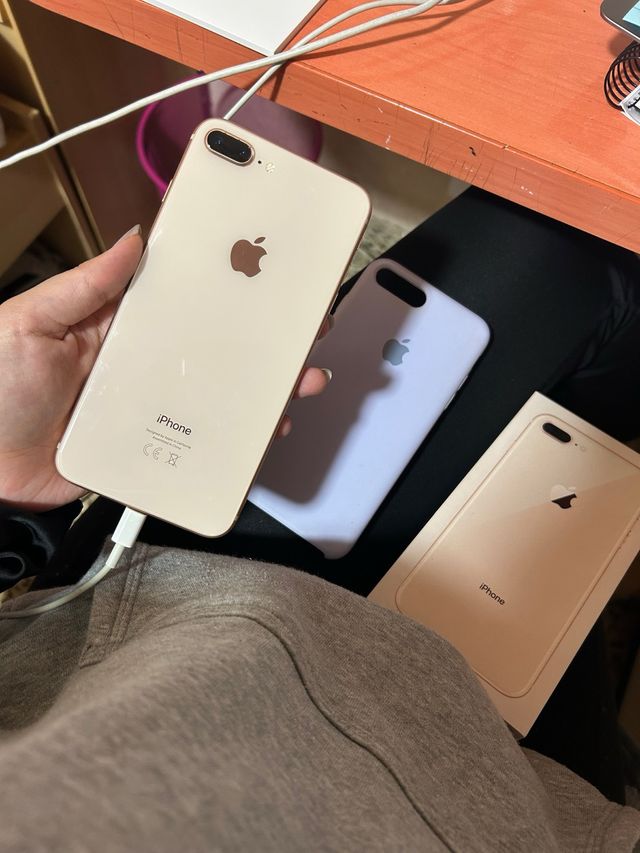 iPhone 8 Plus Dorado con Caja Original