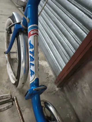 Bicicleta de ciudad ATALA azul