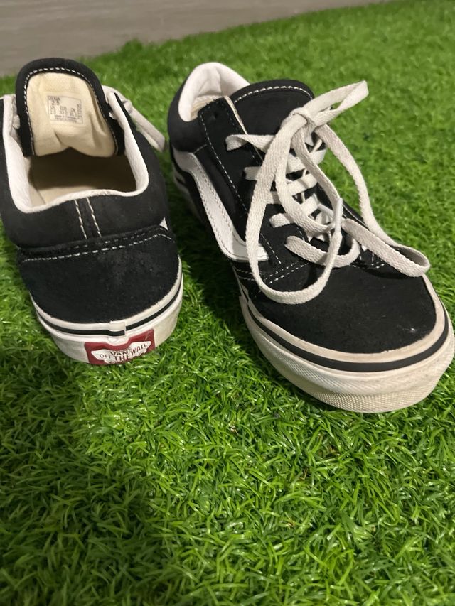 Zapatillas Vans Old Skool Negras Blancas talla 33