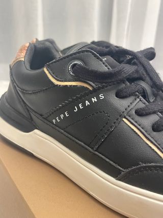 Zapatillas Pepe Jeans London negras y doradas