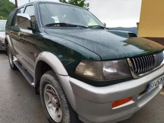 Mitsubishi montero largo