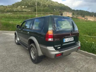 Mitsubishi montero largo