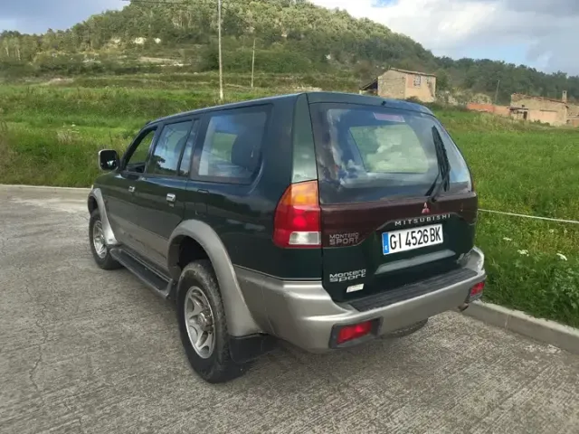 Mitsubishi montero largo