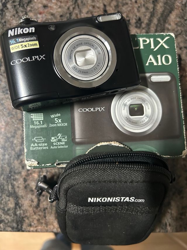 Cámara Nikon Coolpix A10 16.1 MP Zoom 5x. Bien cui