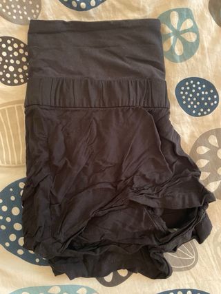 Leggings premamá negros y pantalones cortos negros