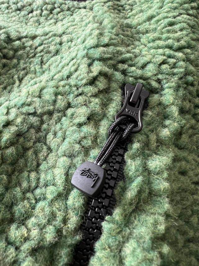 Chaqueta Stussy Negra y Verde