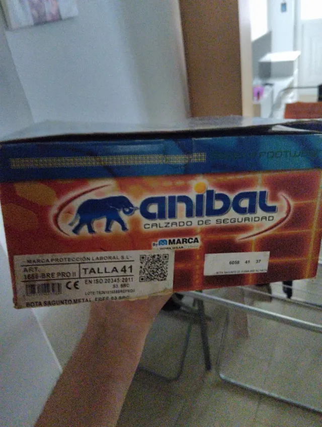 Botas de seguridad negras y grises