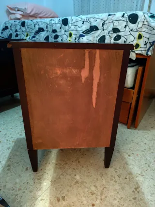 Mesita de noche de madera Caoba