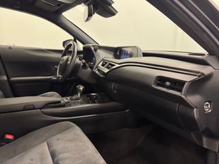 Lexus UX 250H Premium