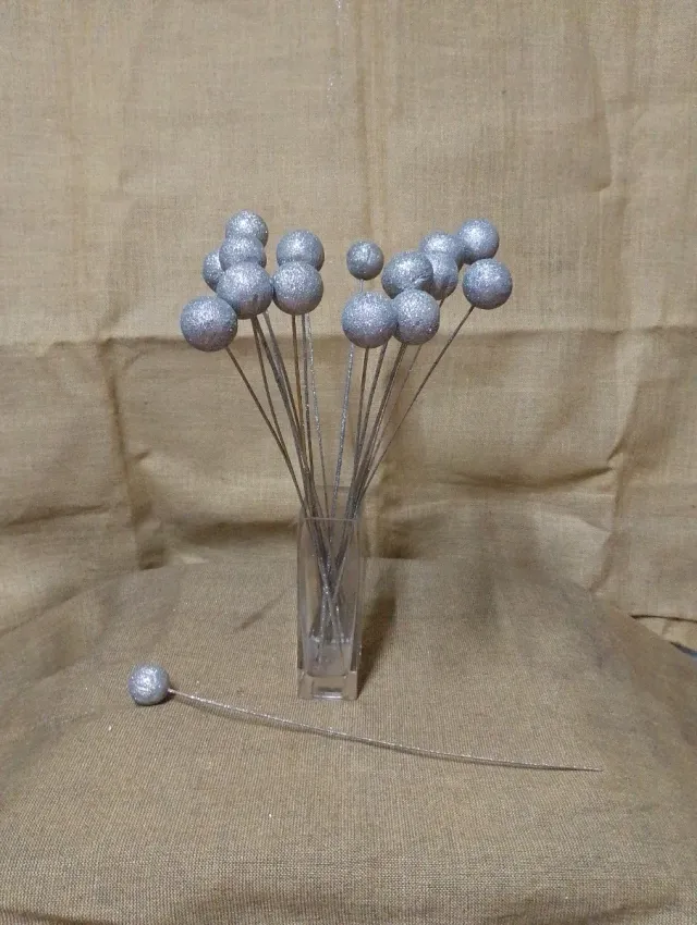 Adornos decorativos prateados