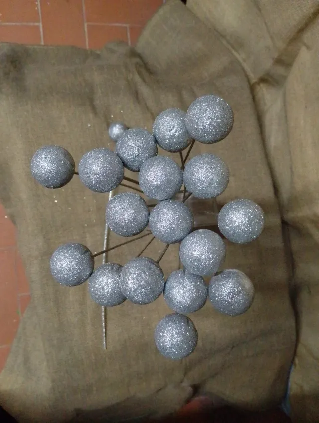 Adornos decorativos prateados