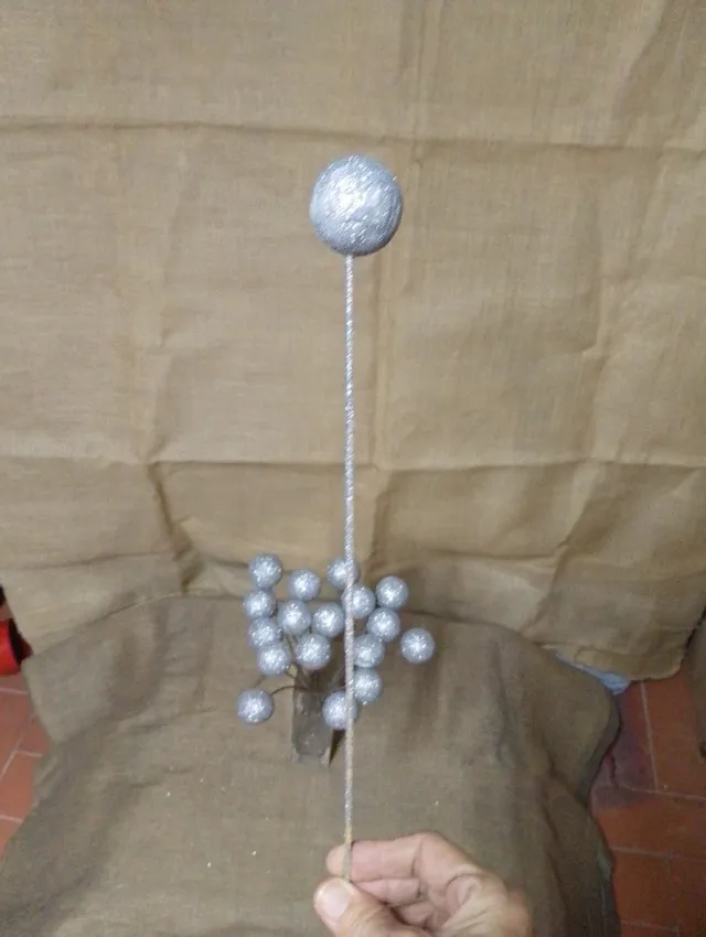 Adornos decorativos prateados