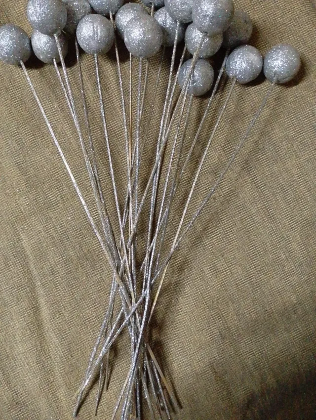 Adornos decorativos prateados