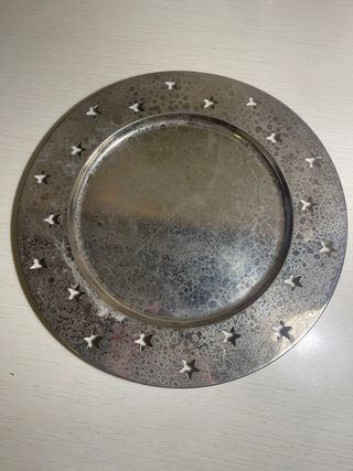 Piatto decorativo in metallo argentato con stelle