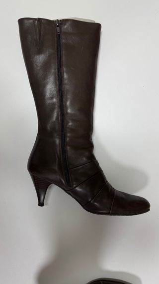 Botas altas de piel marrones