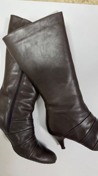 Botas altas de piel marrones