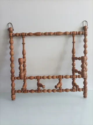 Perchero de madera estilo eduardiano