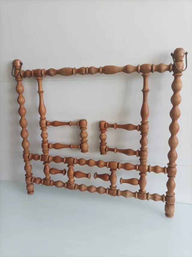 Perchero de madera estilo eduardiano