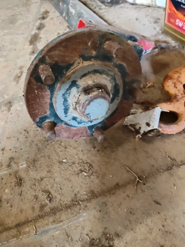 Eje de remolque con manguetas