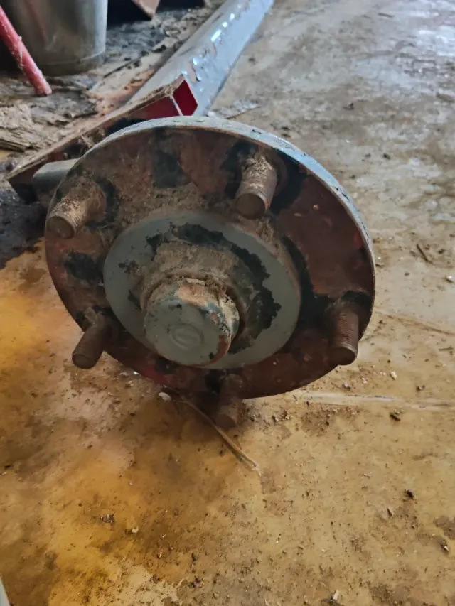 Eje de remolque con manguetas