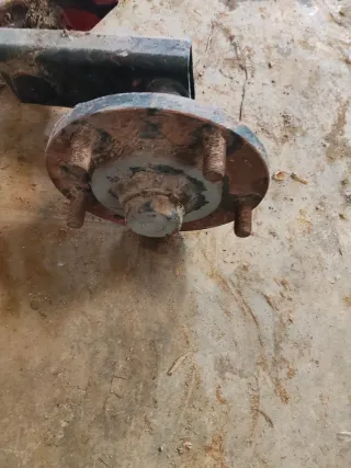 Eje de remolque con manguetas