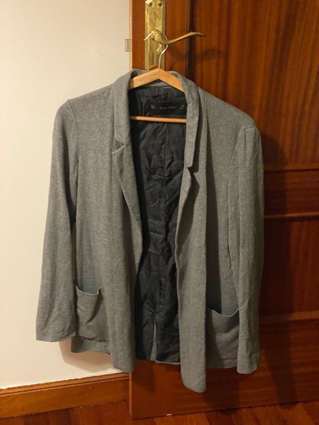 Chaqueta Zara Gris