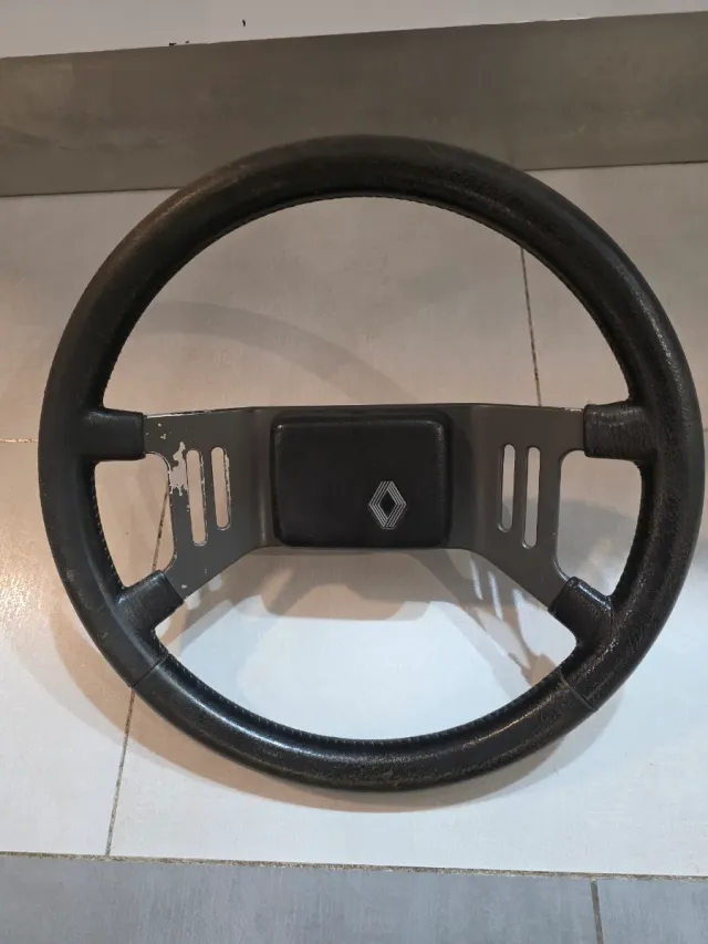 Volante Renault 11 Turbo / 18 Turbo