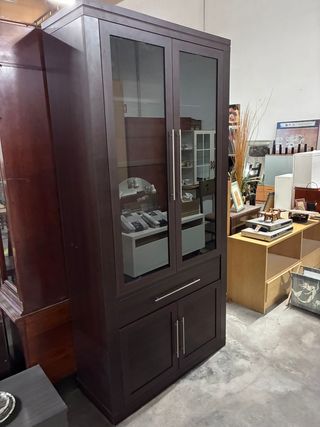 Vitrina madera con puertas de cristal SEGUNDA MANO