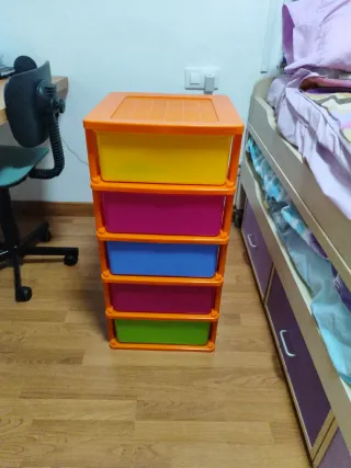 Cajonera modular de plástico multicolor