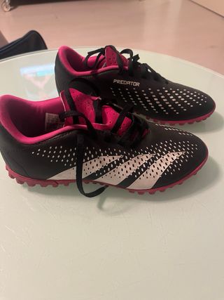Zapatos de fútbol Adidas talla 35