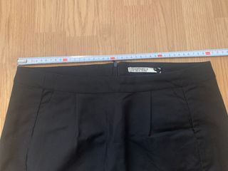 Falda Stradivarius negra mujer