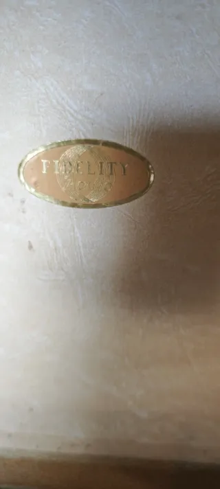 Giradischi vintage beige e dorato