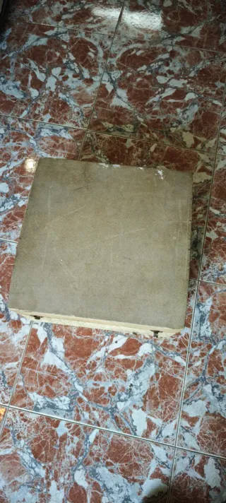 Giradischi vintage beige e dorato